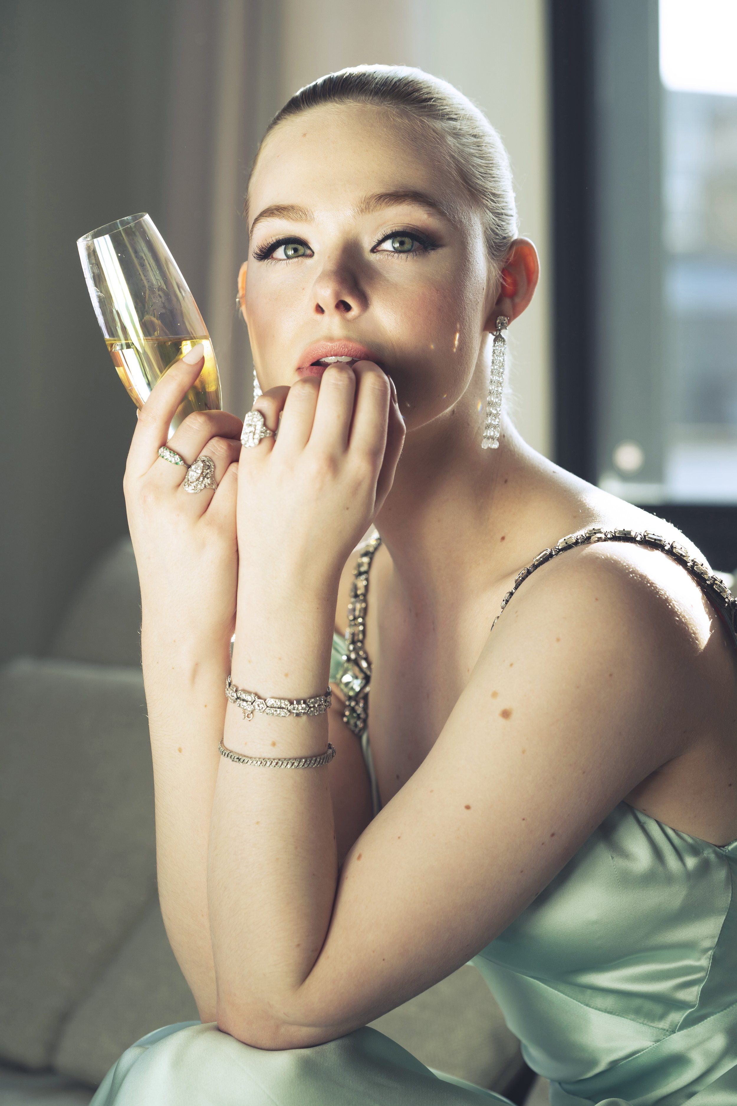 ELLE FANNING_GOLDEN GLOBES_GATRELL_005.jpg